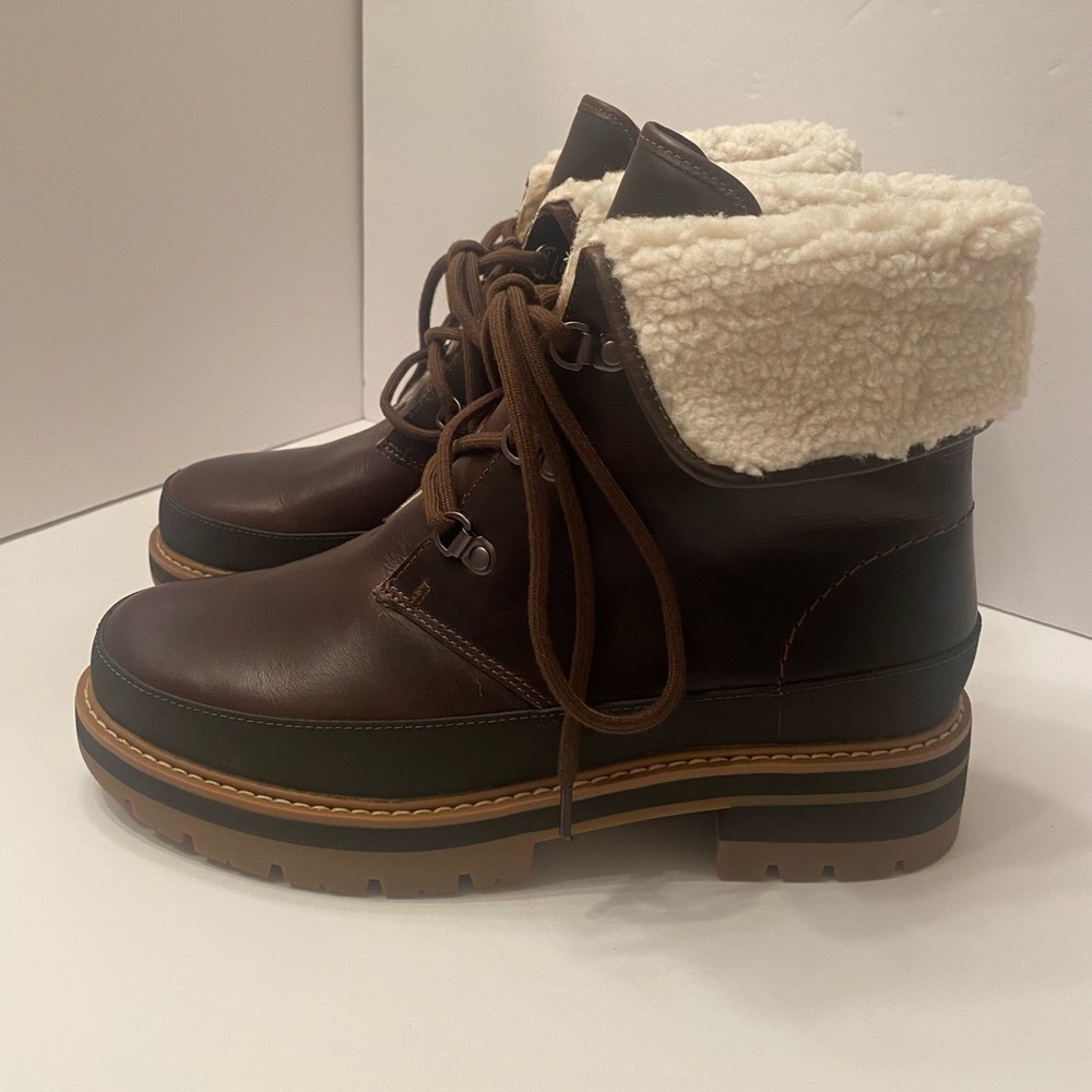 Clarks Orianna Turn Brown Oxford Boots Faux Fur Warm-lined Women’s size 10 Boots
